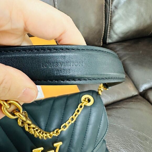 Louis Vuitton New Wave Chain Bag Noir - Picture 5 of 16
